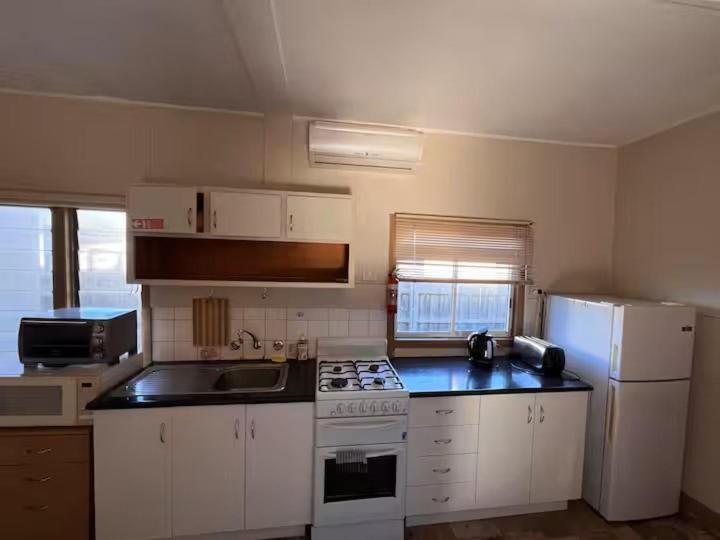 Kickback Cottages レイクス・エントランス エクステリア 写真