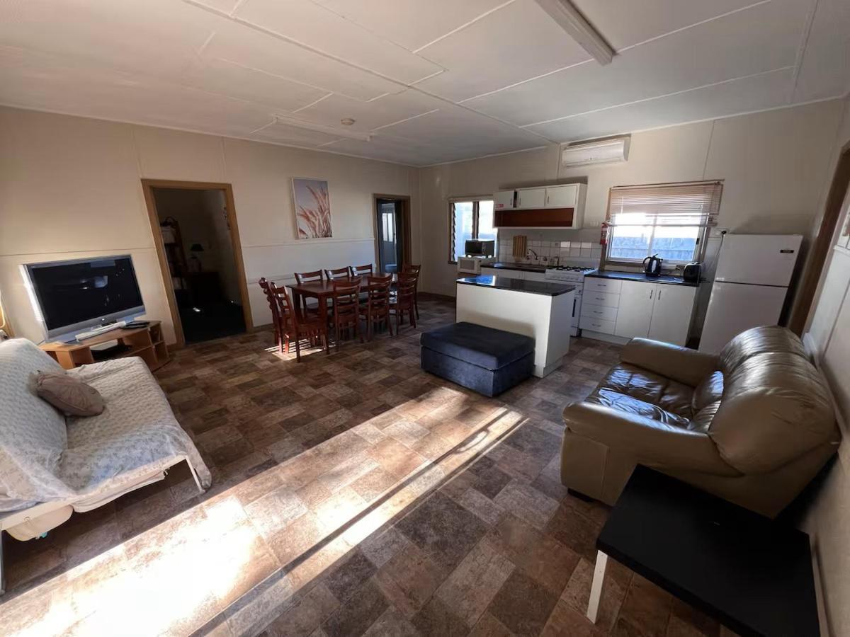 Kickback Cottages レイクス・エントランス エクステリア 写真